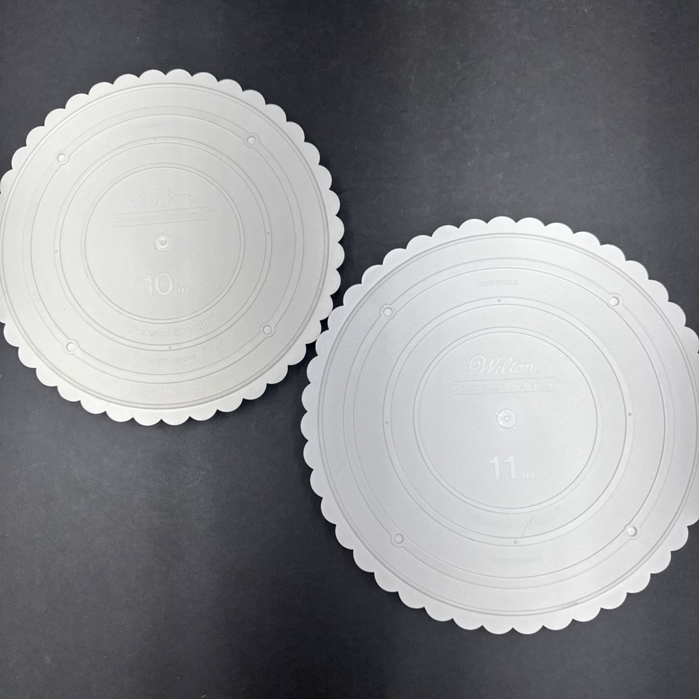Wilton Circles of Strength 2 tier Cake Separator Plates Scalloped 10” & 11″