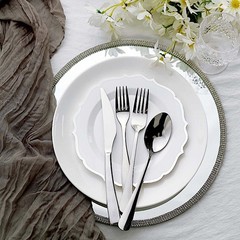 20 WHITE 8″ Round Plastic Dinner Plates SILVER Scalloped Rim Events Wedding