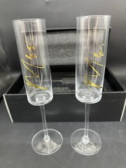 ‘Mr and Mrs’ Champagne Toasting Flutes for Bride and Groom, Wedding Wine Glasses