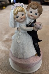 Vtg Ceramic Wedding Cake Topper Dancing Bride Groom Figurine Japan