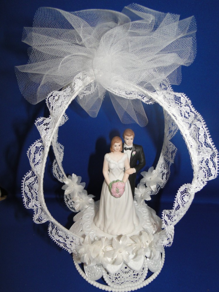 New Vintage Wilton Wedding Bliss Wedding Cake Top, Black coat # 117-7332