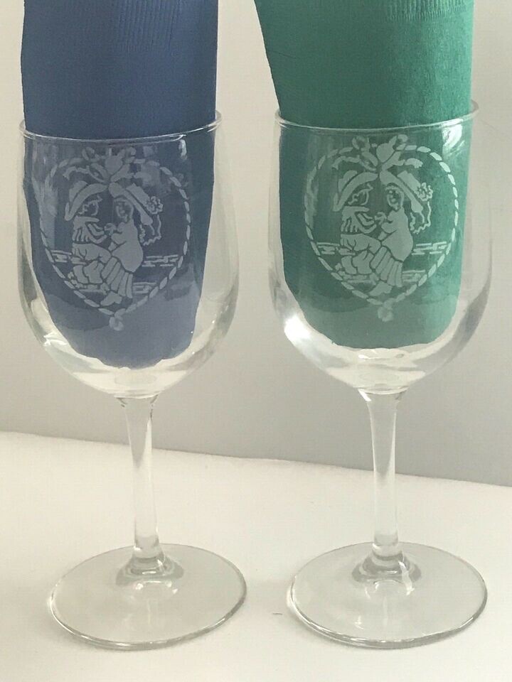 Western Wedding Wine Toasting Set, Etched Cowboy and Cowgirl Lassoed
