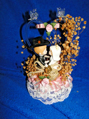 New Western Bride & Groom & Cowboy Hat, Blown Glass Heart Wedding Caketop, #400