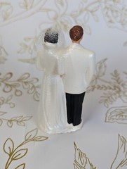 1950 Coast Novelty VFG Co Ceramic Wedding Cake Topper New Old Stock w defect MCM