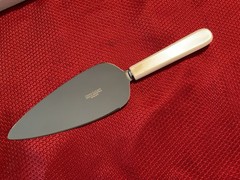 Vtg Capco Sheffield England Cake Pie Cutter Brides Server Pearlized Handle Boxed