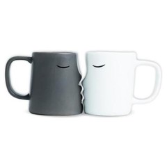 Kissing Couple Mug Set, Wedding present for Couples, Engagement Gifts,