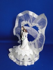 New Vintage Wilton Petite Ribbon Delight Wedding CakeTop, black tux, 104-934