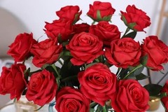 10Pcs Artificial Roses Flowers, Realistic Blossom Roses, Real Touch Silk Red