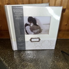 BURNES OF BOSTON PHOTO ALBUMS -HOLDS 140 4X6 OR 80 5X7 PHOTOS – NWT