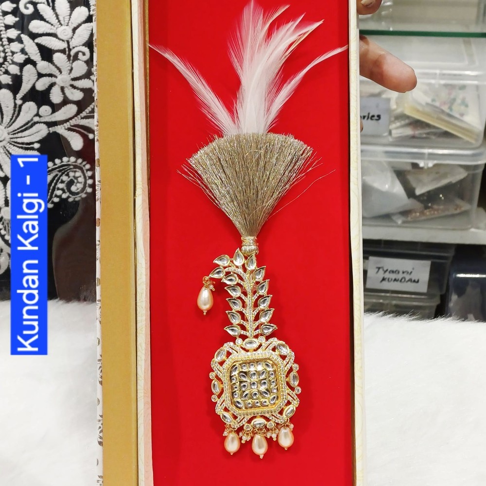 Gold plated kundan & Cubic zirconia studded kalangi,Kalgi Brooch,Pagadi Brooch