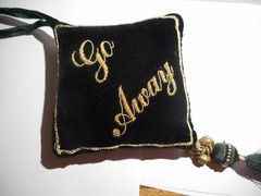 WELCOME/GO AWAY Honeymoon/Wedding gift Velvet, gold thread, bells-hangs on door