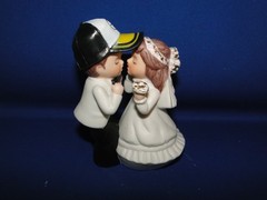 New Pittsburgh Steelers Kissing Bride & Groom Wedding Cake Top figurine with cap