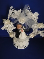 New Vintage Wilton «Tenderness » Wedding CakeTop, Kissing bride & groom, 110-112