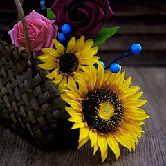Yellow Burgundy Silk Sunflowers Foam Roses Artificial Flowers Box Party Supplies
