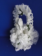 New Elegant Wedding Caketop with White ceramic Bride & Groom, lacy heart #110
