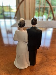Vintage Chalkware Bride And Groom Wedding Cake Topper Pfiel & Holing 1950s 4 1/8
