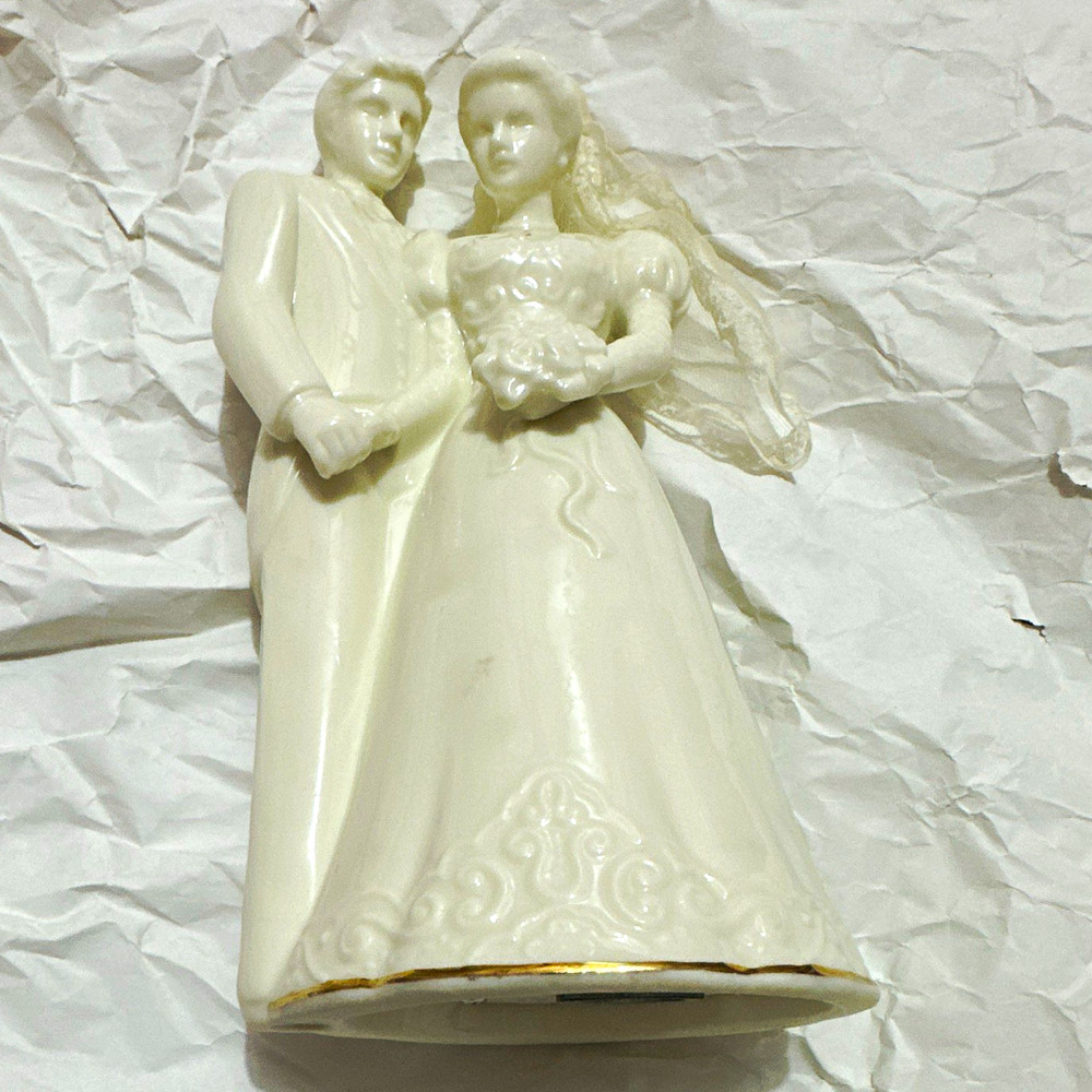 White Porcelain Bride & Groom Wedding Cake Topper Figurine Romantic Couple