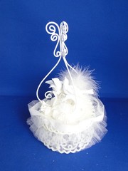 New Vintage Wilton Happiness Ornament Wedding Cake Top, # 103-452