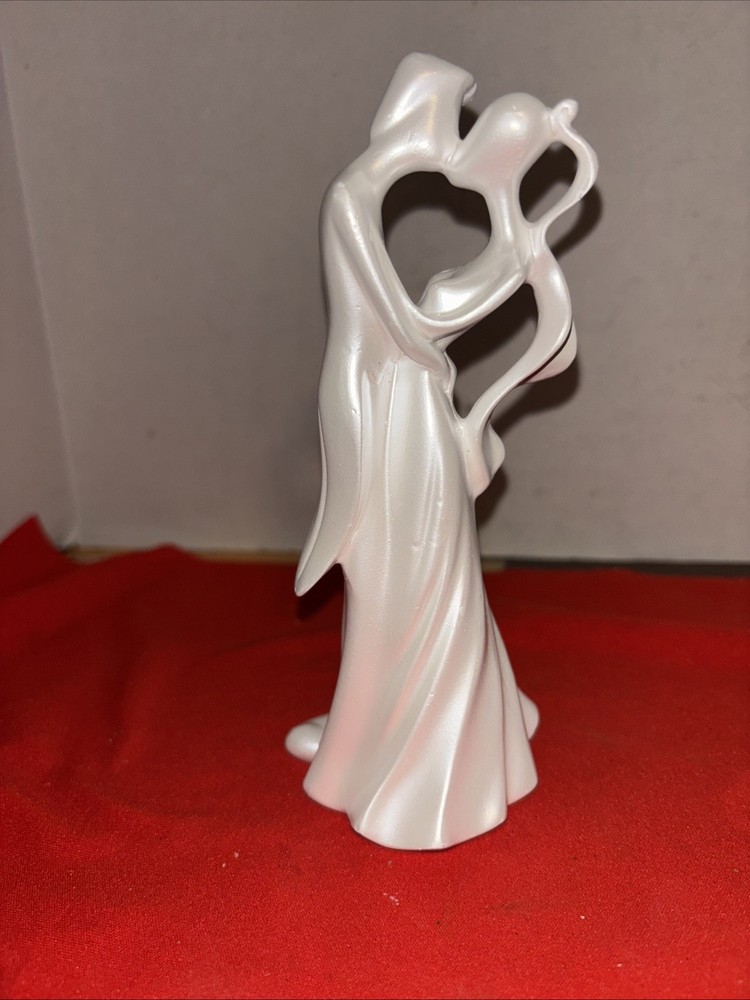 Wilton Wedding Cake Topper Bride Groom The First Kiss 202-258 2007 Contemporary