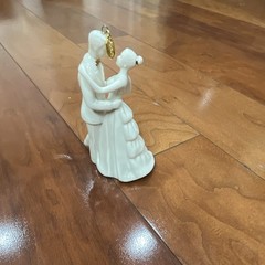 Lenox Porcelain Bride and Groom Wedding Cake Topper Figurine White Wedding