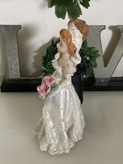 Vintage Shabby Chic Wedding Bride and Groom Resin Wedding Cake Topper 5.5″ Tall