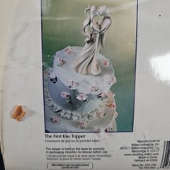 Wilton Wedding Cake Topper Bride Groom The First Kiss 202-258 2007 Contemporary