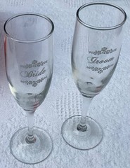 Bride Groom Glasses Champagne Wedding Toast White Lettering 6 oz Flowers Vintage