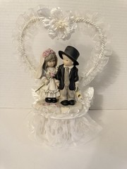 Vintage 2000 Kim Anderson Pretty as a Picture Wedding Cake Topper