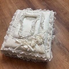 VINTAGE 1980’S WHITE PADDED HANDMADE WEDDING ALBUM LACE PEARL BEADS FLORAL