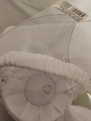 Darice VL414PB, Pillow Basket Rhinestone Heart Sheer Set, White, Wedding,.READ