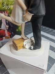 A Kiss and We’re Off Funny Couple Wedding Cake Topper GUC Boxed Figure