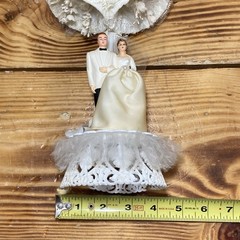 10” Vintage 1959 Plastic Bride & Groom Novelty Wedding Cake Topper Bells *READ*