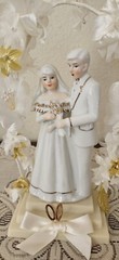 Porcelain Wedding Bride & Groom VTG Topper w/Floral Decor & Rings. Hong Kong