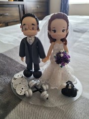 Bride and Groom Cake Topper – Figurine Wedding and Engagement Party Decor