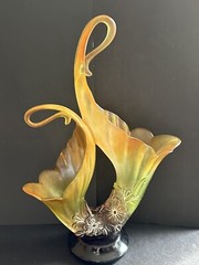 Rare Beautiful Pearl Illusion Centerpiece Table Vase Large 17” Tall Dark Base