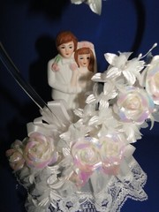 New Elegant Bride & Groom Caketopper with rose floral array & white lace #202