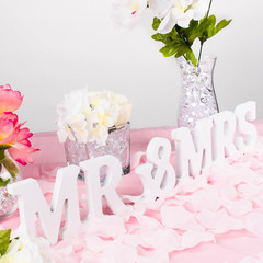 White Wooden Mr and Mrs Signs Wedding Present for Party Table Top Dinner Decorat