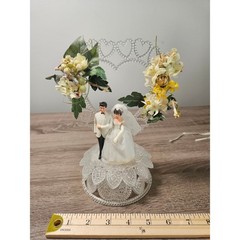Vintage Wedding Cake Topper Lot 4pc Wilton Bride Groom Retro Lace Floral 1993