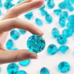 Sky Blue Acrylic 25mm Wedding Table Scatters – Clear Acrylic Diamonds