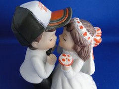 New Cleveland Browns Kissing Bride & Groom Wedding Cake Top figurine with cap