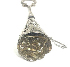 Elegant Rose Pattern Bouquet Tussie Mussie Silver Plated w/Chain -Vintage Style