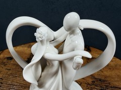 VTG Weddingstar Porcelain Cake Topper Dancing Couple w Heart 6″ 2004 Beautiful!