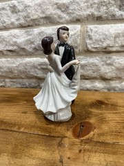 Vintage Porcelain Bride and Groom Cake Topper Figurine Made In Korea wedding
