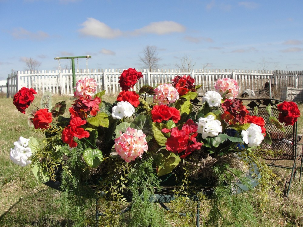 Designer Mezzanine Veranda for 36″ Window Box Silk Geraniums Flower Arrangement