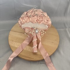 Versatile 8.7″ Peach Pink Brooch Bouquet for Weddings & Special Occasions