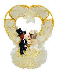 Vintage 1980 Coast Novelty Wedding Cake Topper Kissing Bride Groom Heart Decor