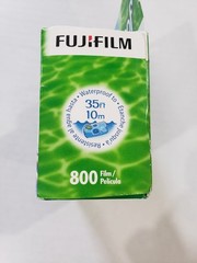 FUJiFILM QuickSnap Waterproof 800 35mm 27 Exp Disposable Camera Date: 10-2025