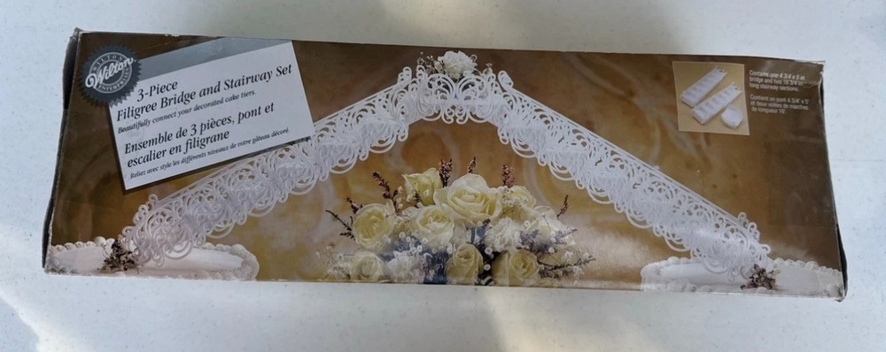 Wilton Vintage 1983 White Filigree Cake Bridge and Staircase Set Brand New