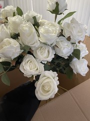 140 White Wedding Roses ling’s moment. Most Have Floral Picks – Used