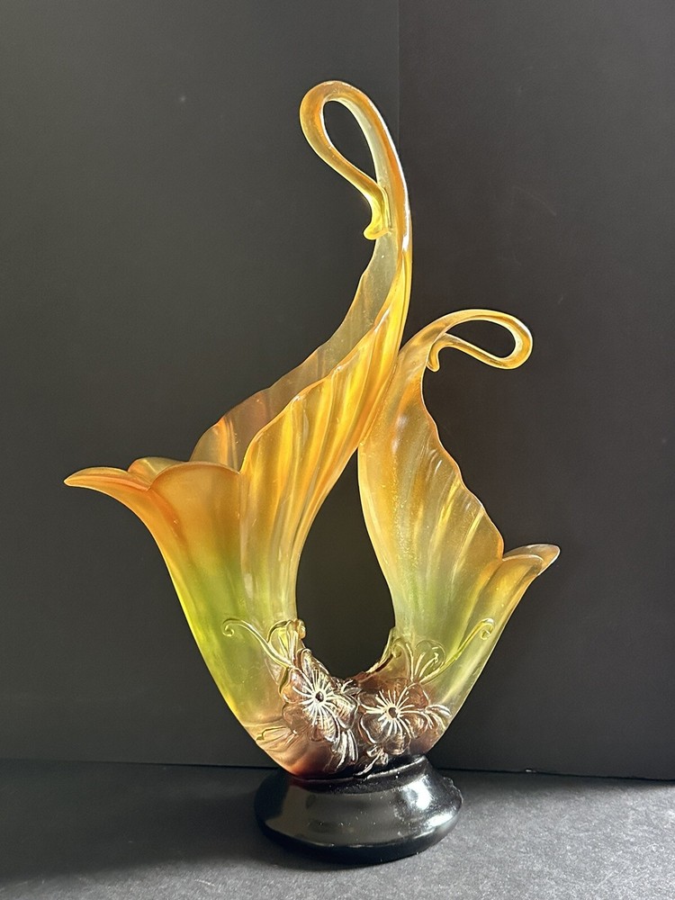 Rare Beautiful Pearl Illusion Centerpiece Table Vase Large 17” Tall Dark Base